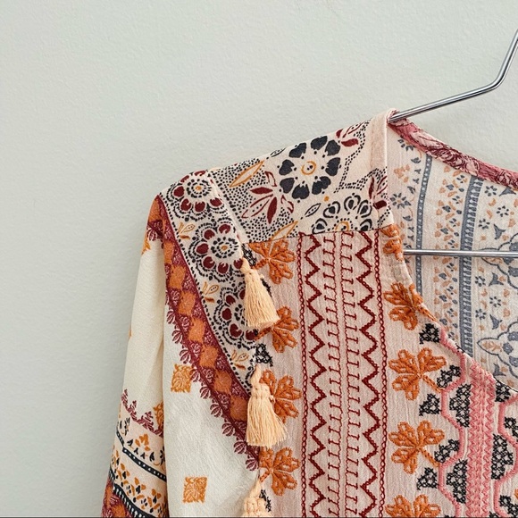 American Eagle Outfitter’s Boho Mixed Media Balloon Sleeve Blouse Size Medium - Picture 4 of 10